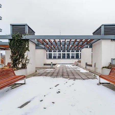 Blueground Zizkov View Nr Vitkov Park Prg-93 شقة براغ